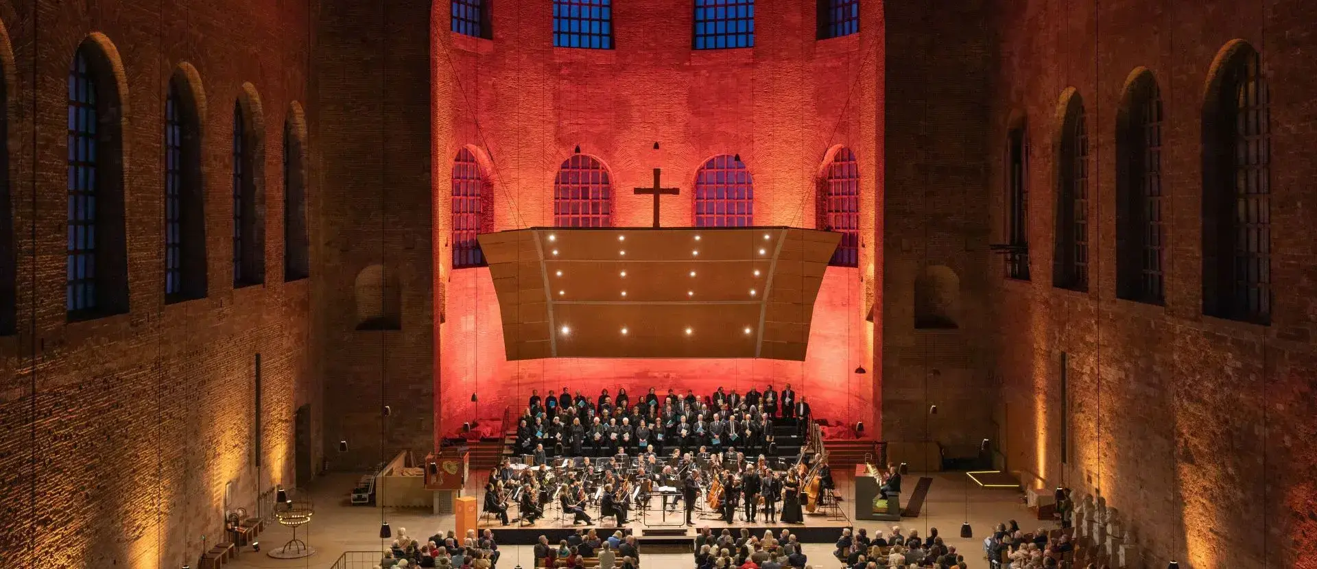 Eine Aufnahme des Trierer Bachchors in der Konstantin-Basilika Trier